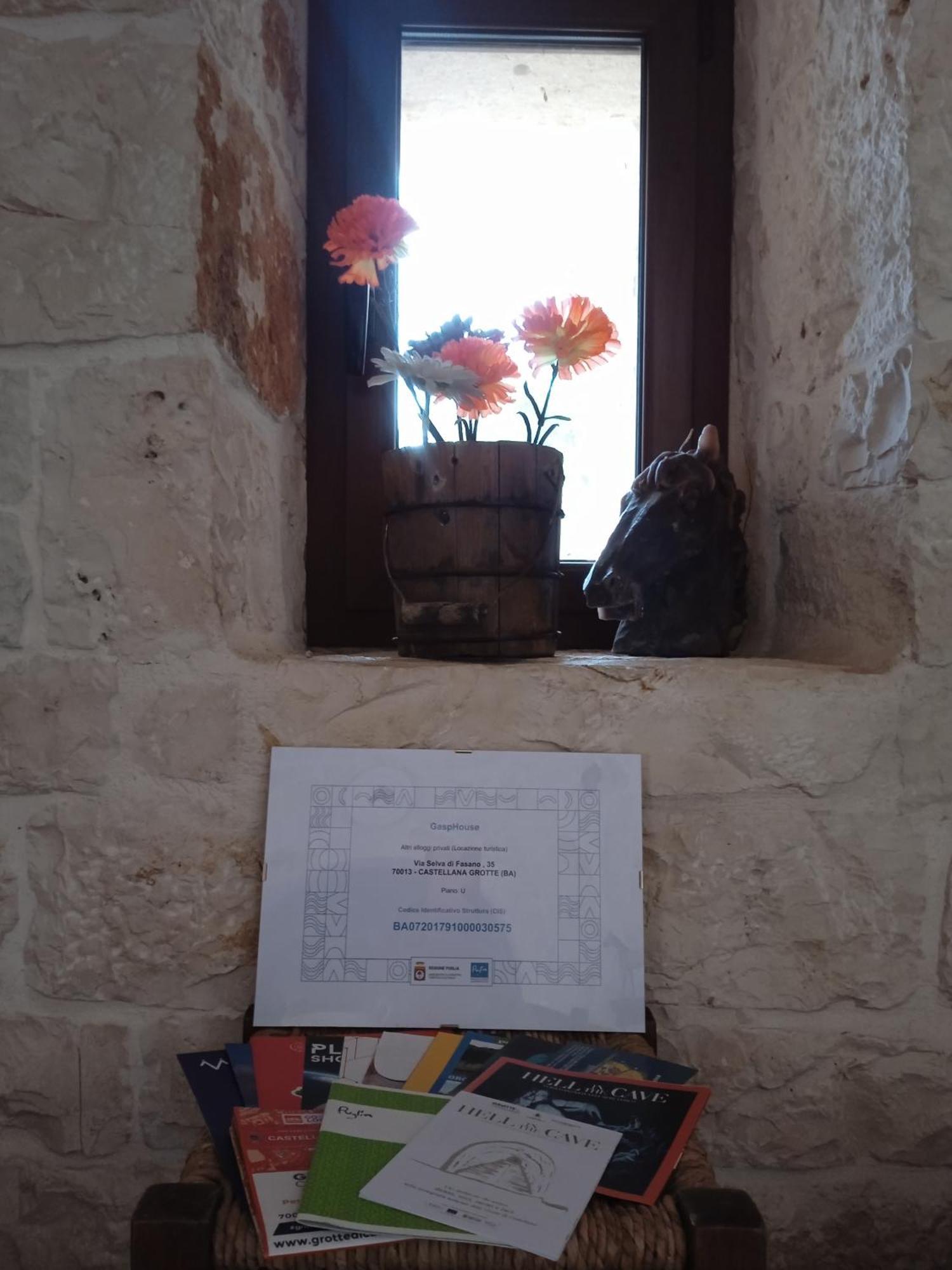 Gasphouse Villa Castellana Grotte Bagian luar foto